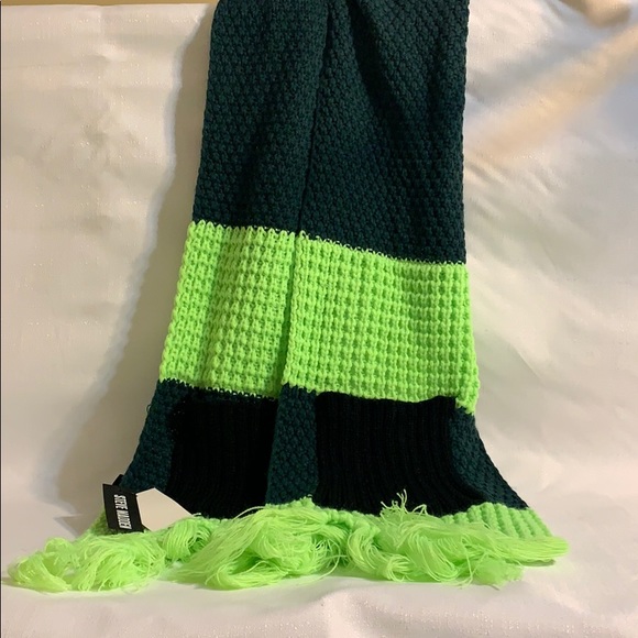 Scarf - Picture 2 of 4